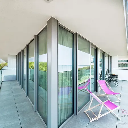 Your Holidays Waves E673